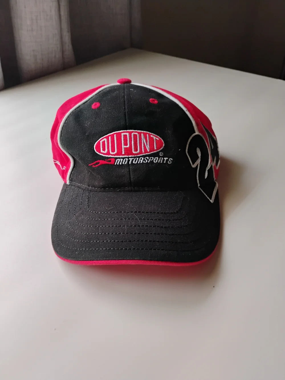 #24 Jeff Gordon DuPont Motorsports Black & Red Racing Cap